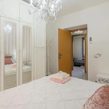 Lovely In With Wi-fi Holiday home Montasola