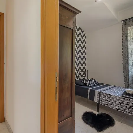 Holiday home Lovely In With Wi-fi Montasola